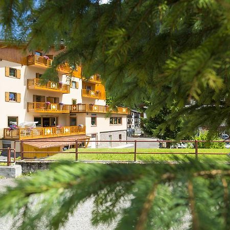 Relais San Giusto Hotel Campitello di Fassa Bagian luar foto