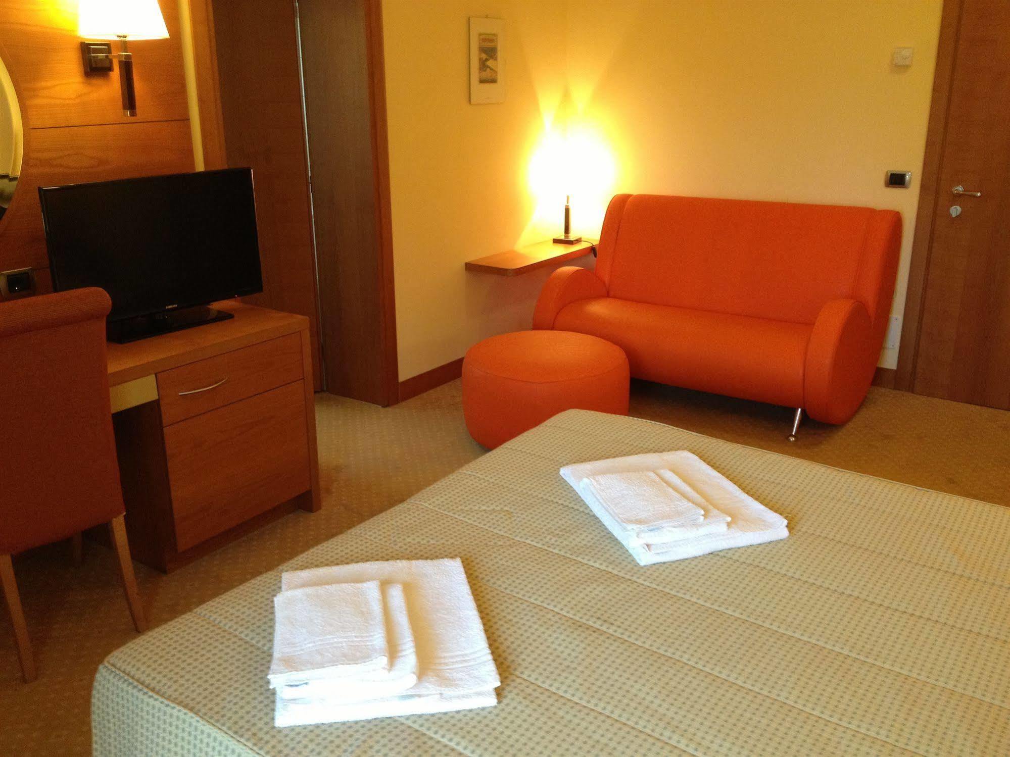 Relais San Giusto Hotel Campitello di Fassa Bagian luar foto